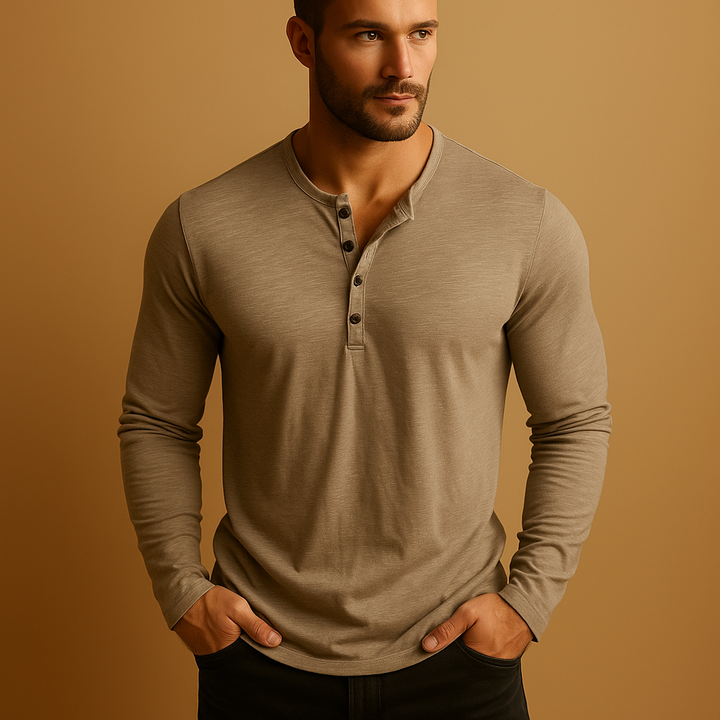 Versatile men's classic long sleeve shirt, ideal for casual outfits or semi-formal occasions. Everyday men's top.