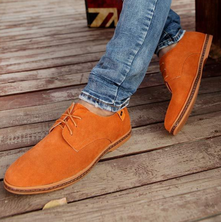 Durable men's formal dress shoes with a classic round toe, suitable for everyday office wear & special events.