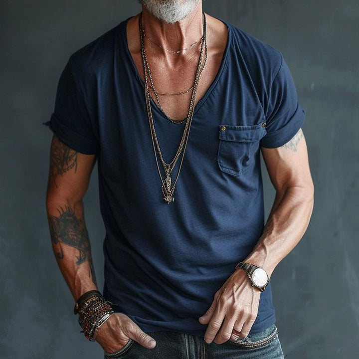 Versatile short-sleeve men's V-neck t-shirt with a chest pocket, ideal for casual everyday wear.