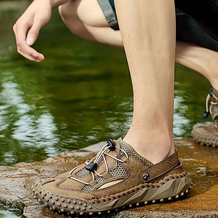 Stylish men's closed-toe slingback sandals, perfect for summer walking and everyday comfort.