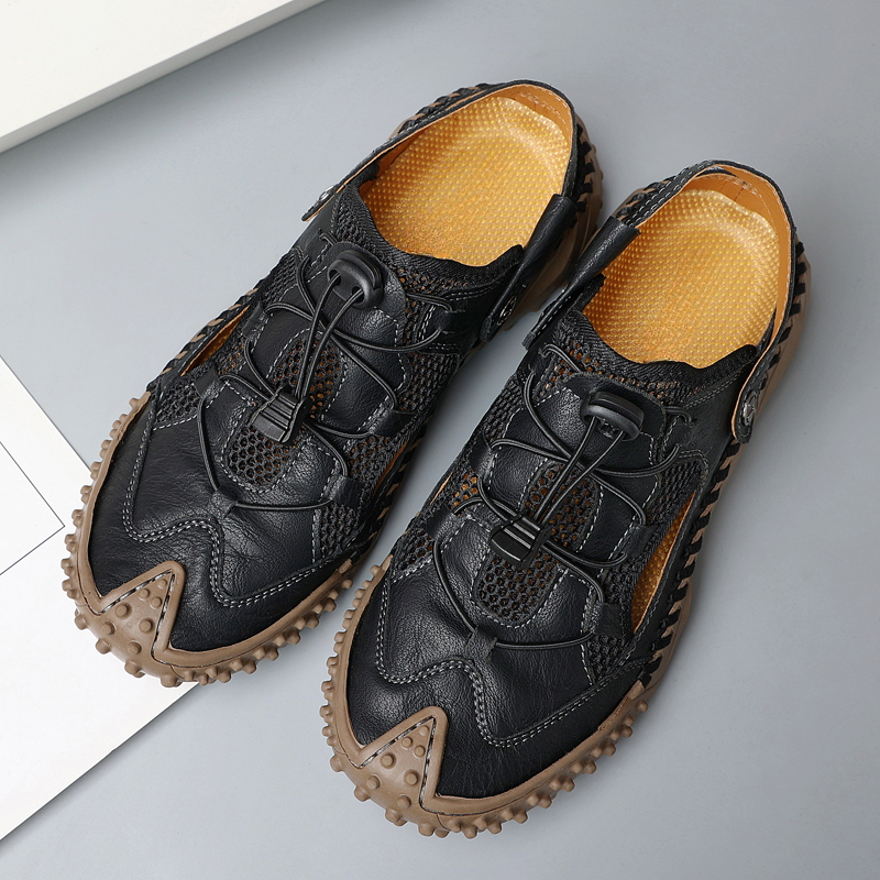 Men's protective closed-toe slingback sandals, adjustable for a perfect fit and ready for any activity.