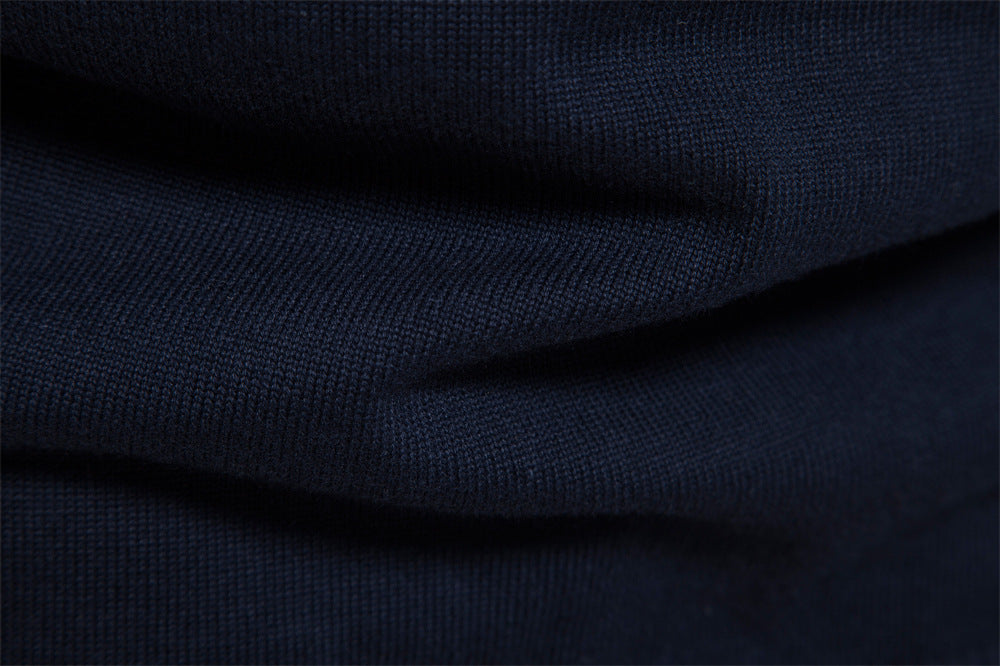 Everyday men's colorblock half-zip pullover, provides warmth and a touch of elegance