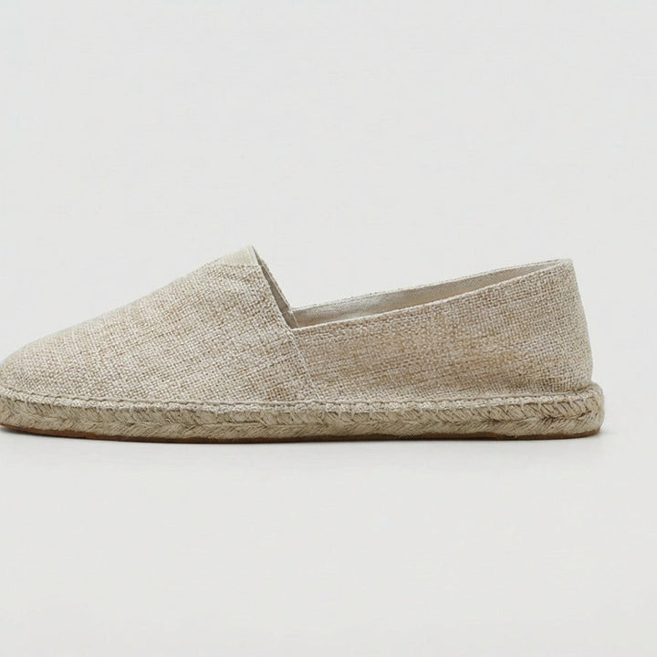 Relaxed men's slip-on espadrilles, ideal comfortable shoes for summer, beach & resort.