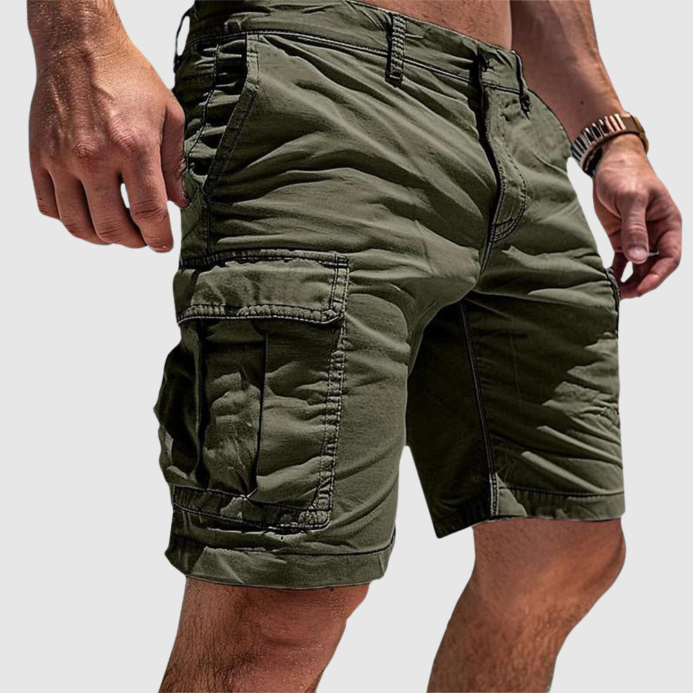 Casual men's knee-length cargo shorts, perfect for summer, outdoor activities, or daily wear.