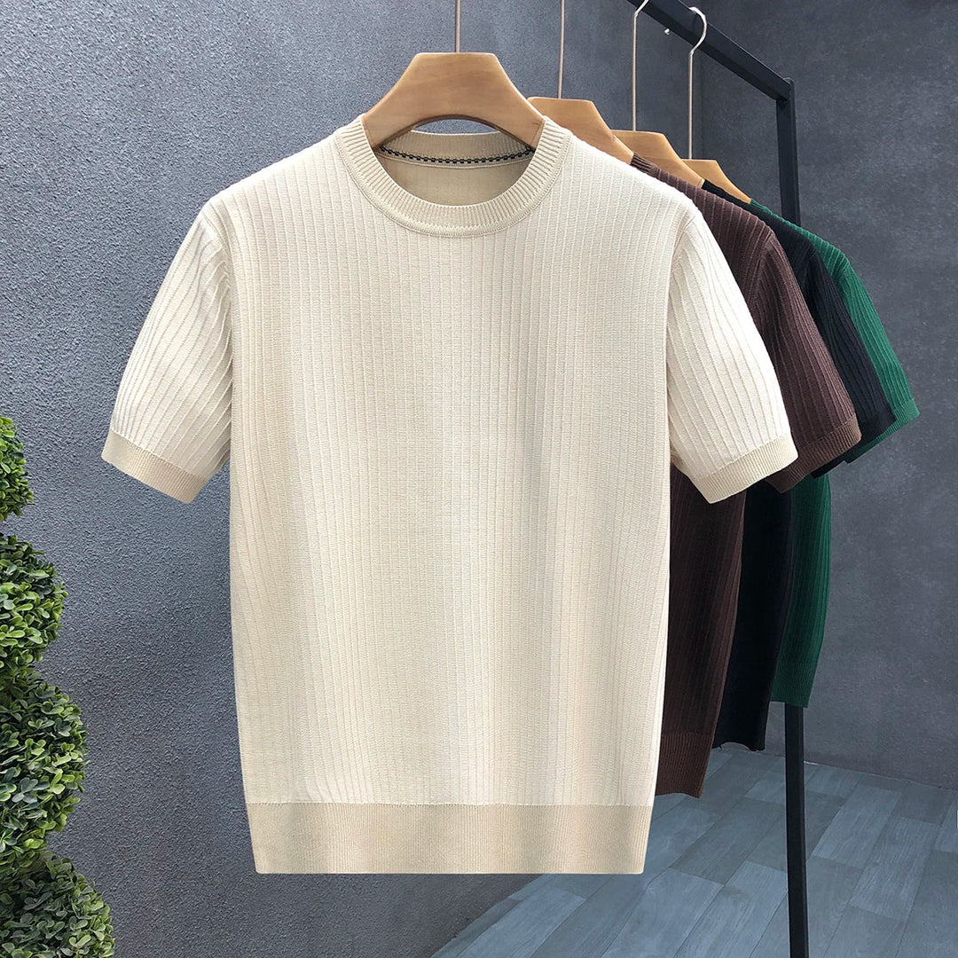 Stylish men's comfortable crewneck long sleeve shirt. Ribbed texture adds modern flair for everyday fashion.