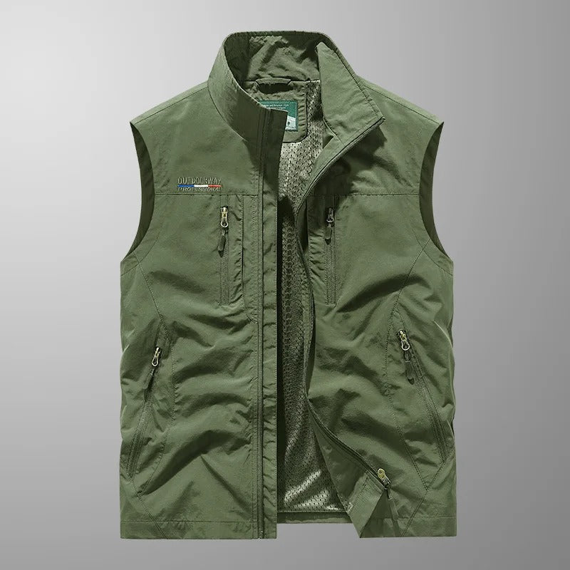 Comfortable men's full zip vest, perfect for outdoor activities & casual wear. Features pockets for convenience.
