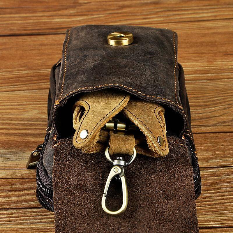 Genuine leather men's fanny pack, black, ideal for secure, hands-free everyday use.