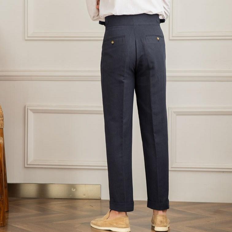 Men's classic high-waisted trousers, pleated design, perfect for a refined office look.