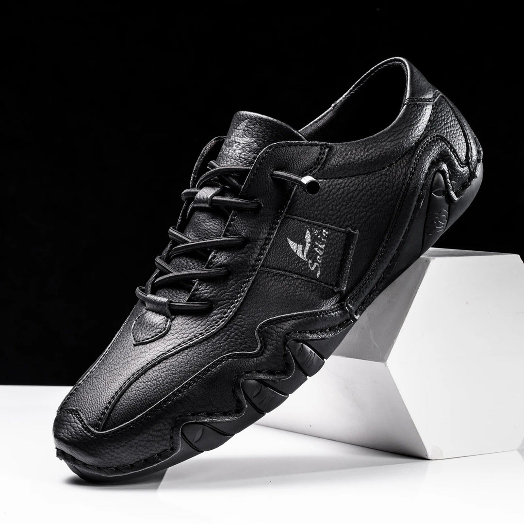 Versatile men's casual sneakers, lace-up design for everyday comfort & style.