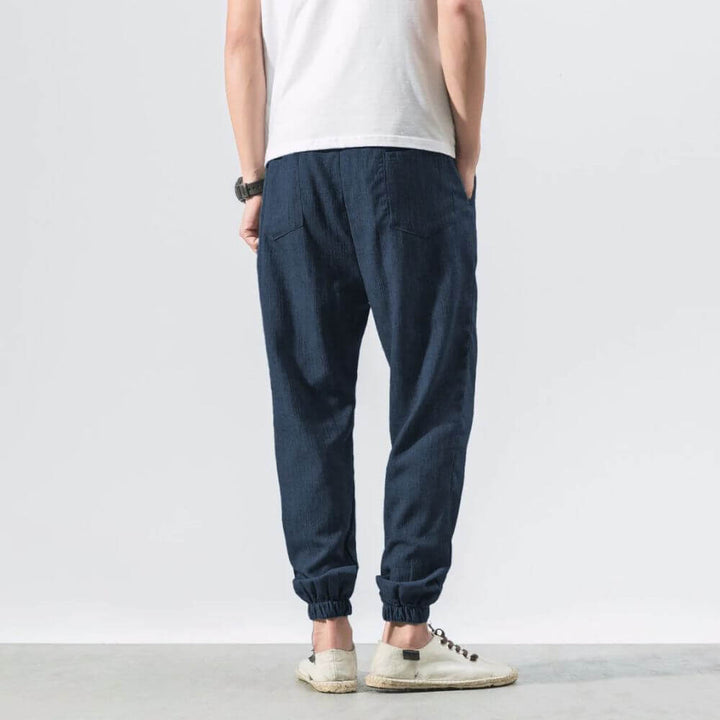 Everyday men's joggers, featuring a lightweight and breathable fabric.
