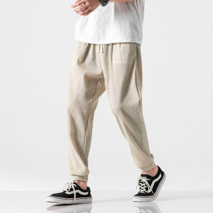 Drawstring lightweight men's pants, ideal for summer and casual outfits.