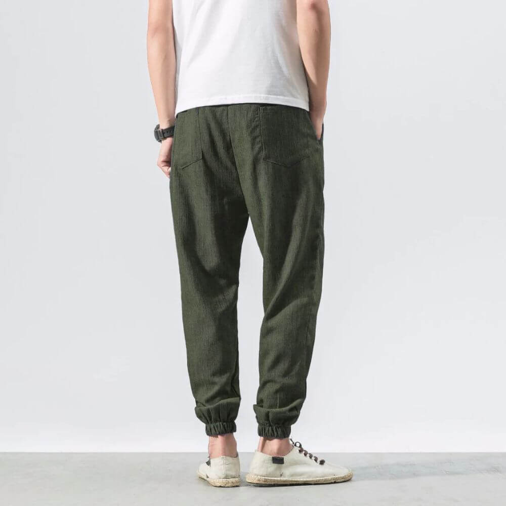 Breathable men's joggers, ideal for warm weather and everyday lightweight comfort.