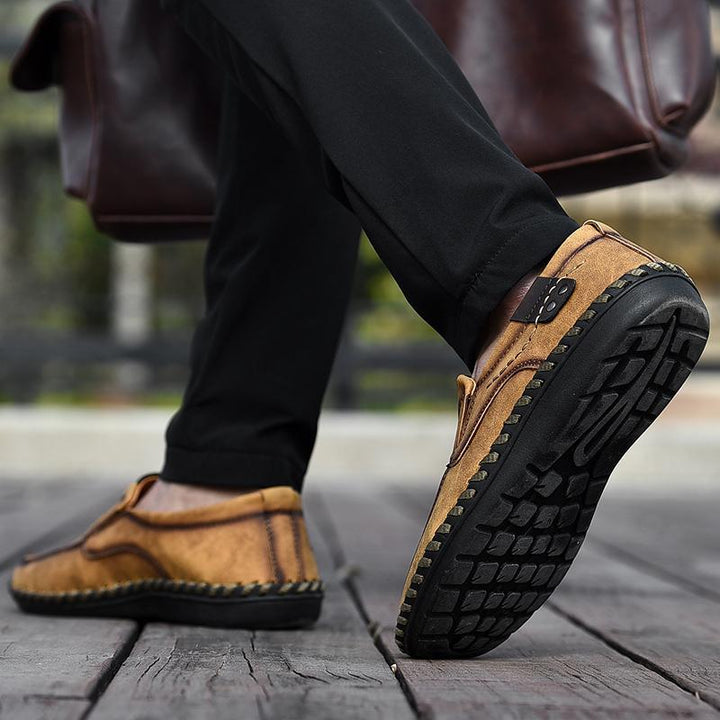 Premium men's black leather shoes, versatile for business casual and formal attire