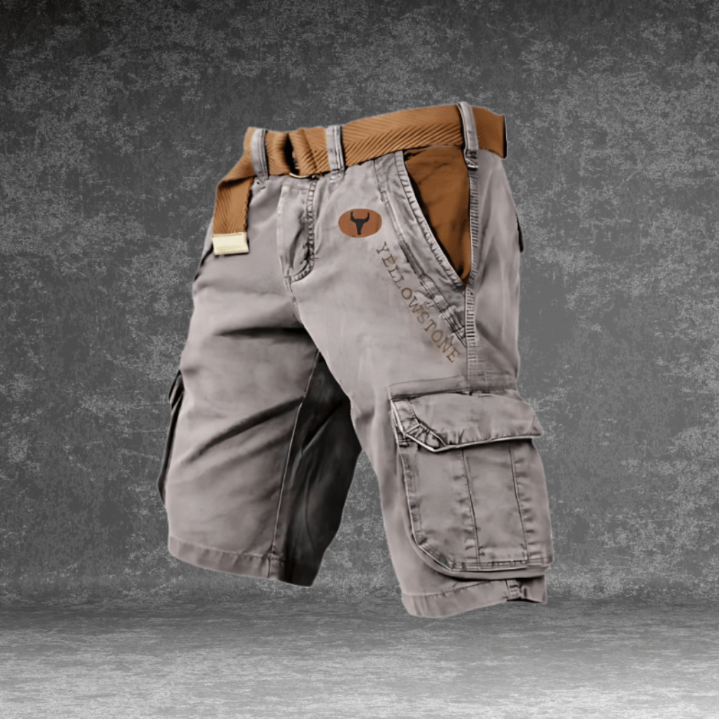 Men's multi-pocket cargo shorts in a comfortable regular fit, perfect for everyday casual wear.