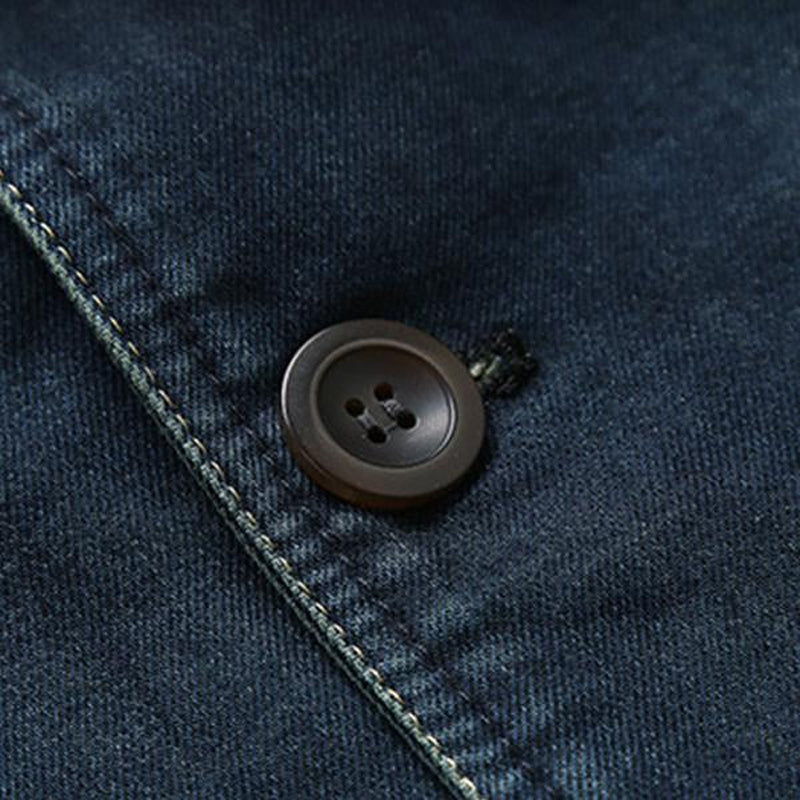 Versatile men's tailored blazer for smart casual suiting. Modern style, refined details, and essential pockets.