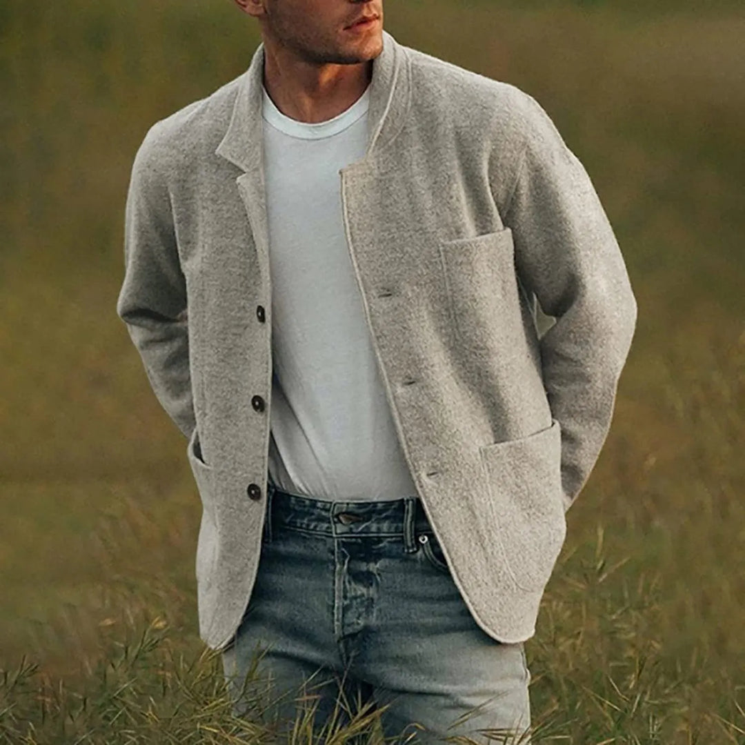 Stylish men's casual blazer, a versatile jacket ideal for business casual or smart casual looks. Effortless contemporary style.