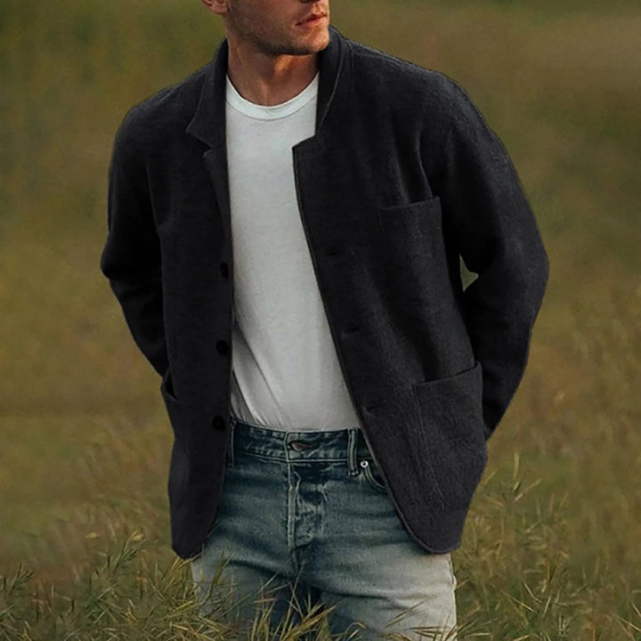 Effortless men's fashion with this relaxed fit casual blazer. A stylish & versatile jacket for a contemporary smart casual look.