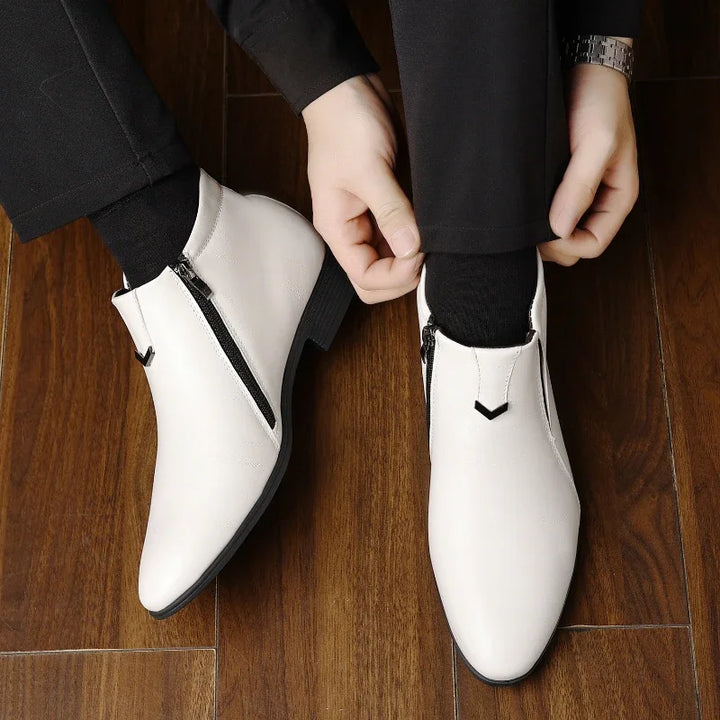 Fashionable men's polished ankle boots, showcasing a retro design perfect as versatile dress shoes or stylish casual footwear.