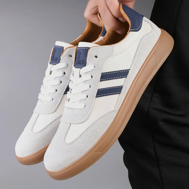 Men's comfortable retro sneakers, lace-up closure, in a versatile khaki shade for daily wear.
