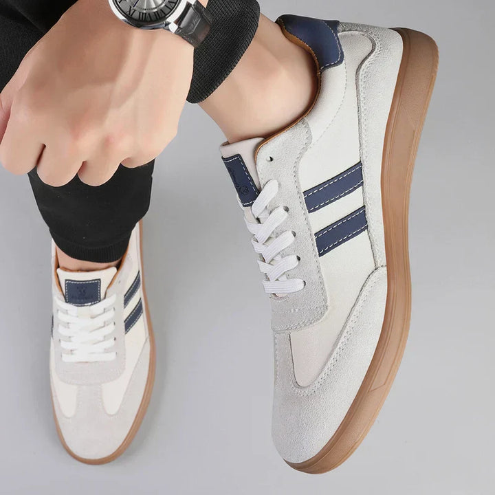 Stylish men's retro trainers, lace-up, khaki & beige colors, comfortable for walking and daily activities.