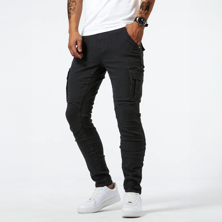 Versatile men's slim fit cargo pants, ideal for modern casual fashion, with functional flap pockets.