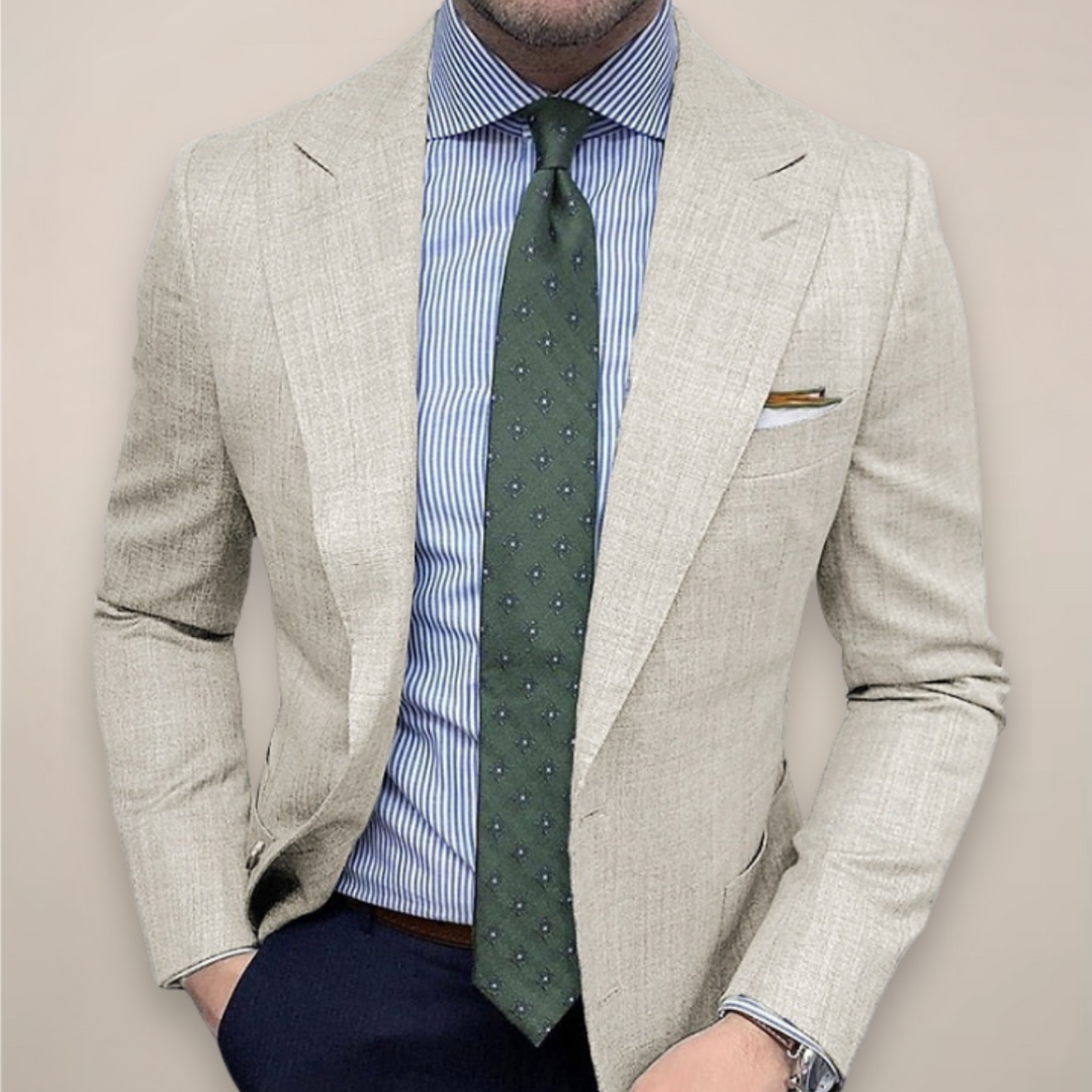 Stylish men's tailored blazer in a modern fit. Excellent for formal events, office attire, or a sharp business casual look.