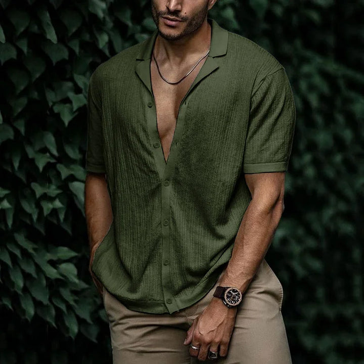 Breathable men's textured summer shirt. Short sleeve, relaxed fit, ideal for beachwear, travel, and vacation.