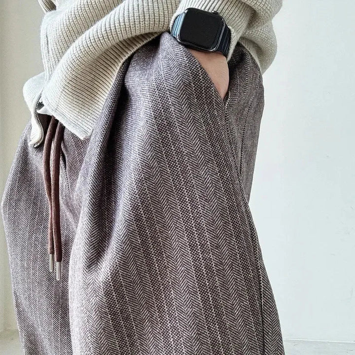 Men's Urban Drift pants with adjustable waist for comfort. Relaxed fit, modern streetwear for casual wear.