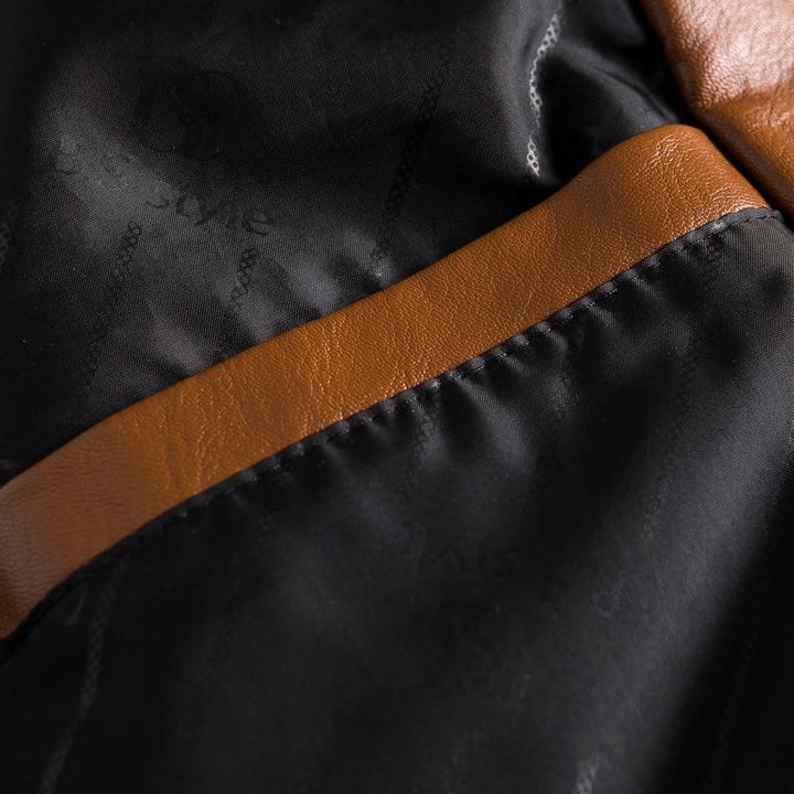 Functional pocket detail on men's modern fit tailored blazer, ideal for stylish men's fashion.
