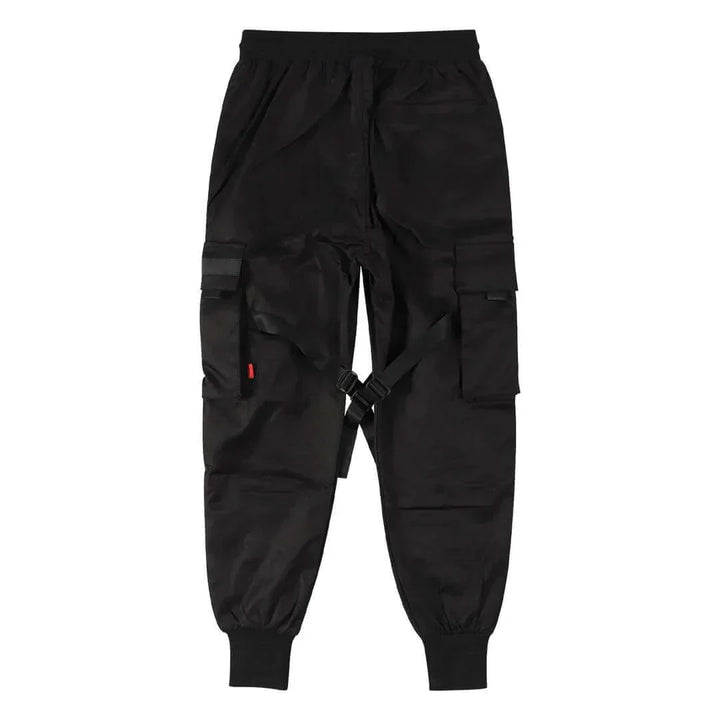 Men's streetwear cargo pants with practical multi-pockets, perfect for a modern urban look.