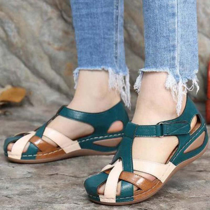 Casual Olivia women's closed-toe colourblock sandals with arch support and durable sole, UK sizes