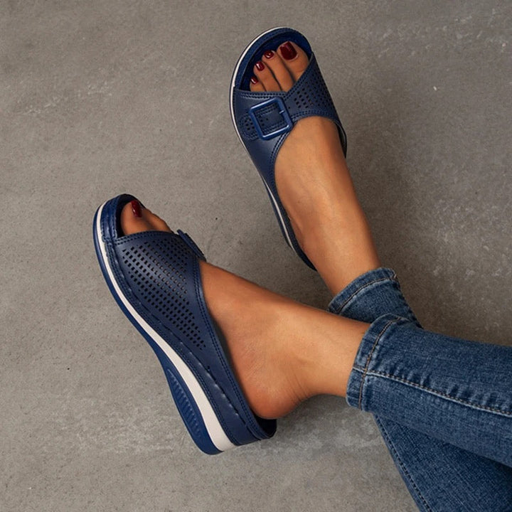 Women's Lorena orthopedic walking shoes with arch support, providing ultimate comfort & pain relief.