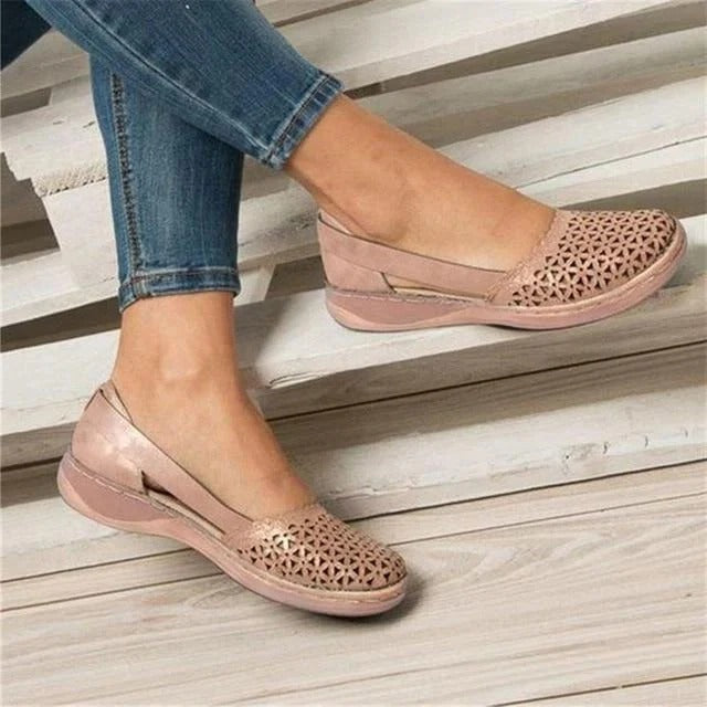 Casual women's footwear: comfortable flats with arch support, providing effective bunion relief.