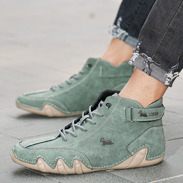 Unisex barefoot shoes, lightweight & flexible for natural walking comfort, slip-resistant outdoor casual footwear.