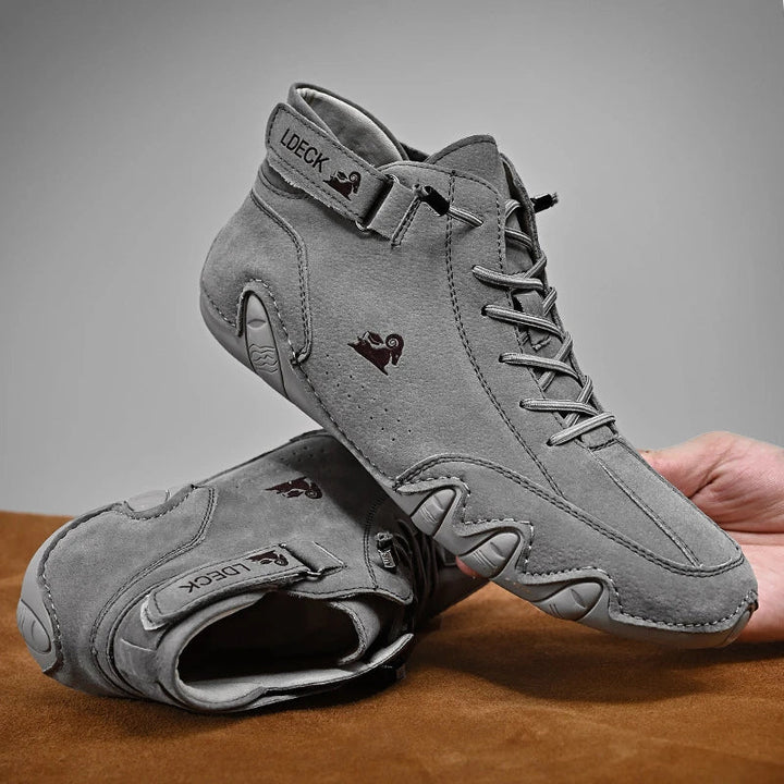Slip-resistant unisex barefoot shoes with a durable, flexible sole, perfect for outdoor hiking & casual comfort.