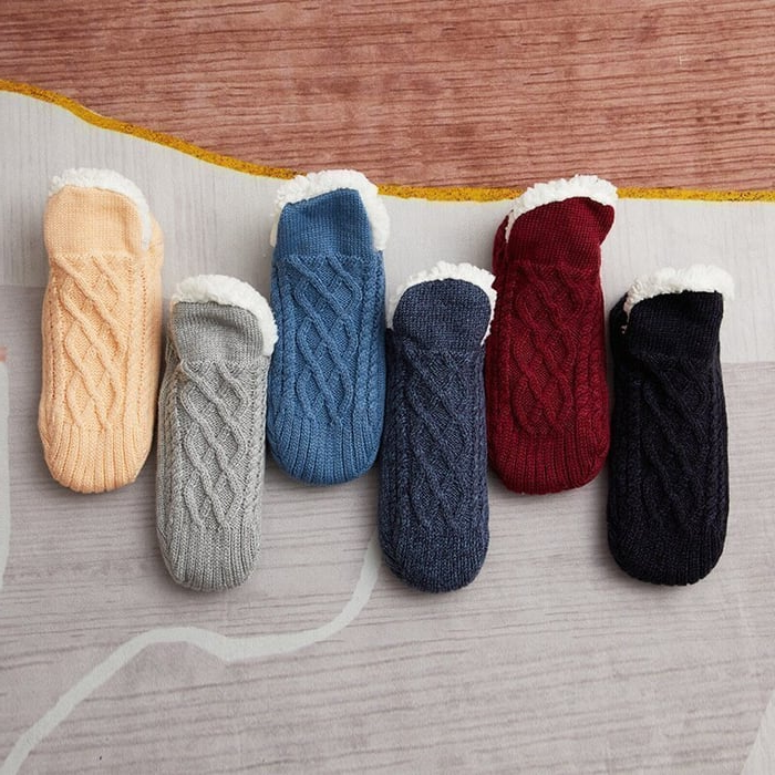 Unisex non-slip thermal socks with fleece, gray color, ideal for winter warmth, featuring silicone grips for stability.