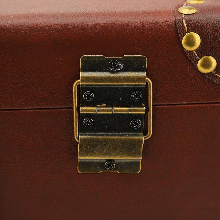 Versatile vintage leather weekend bag with secure lock. Perfect as a carry-on or stylish decorative storage.