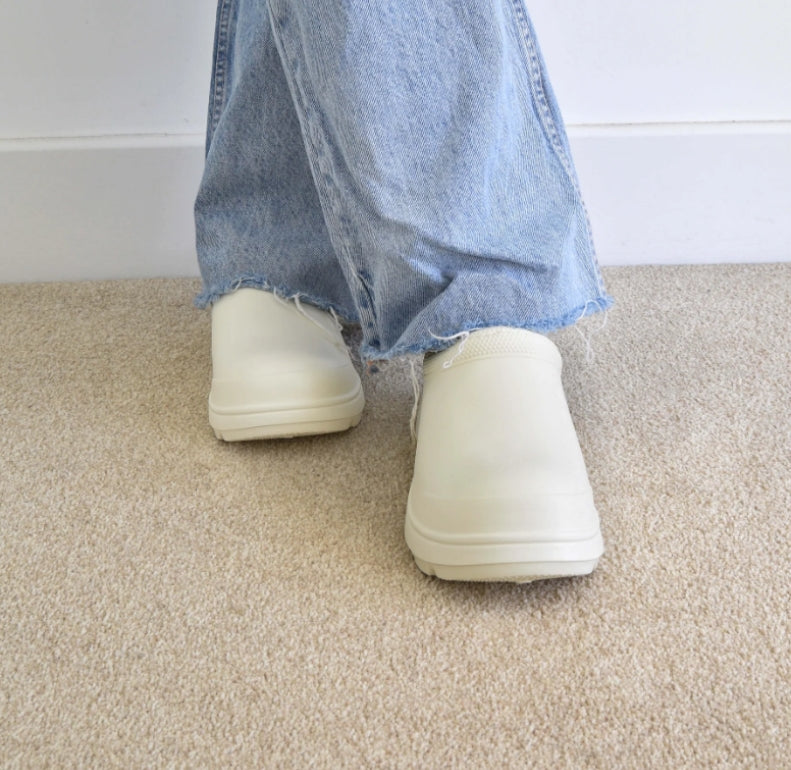 Everyday comfort clogs for women, featuring weatherproof material, anti-slip sole, and cloud-like cushioning.