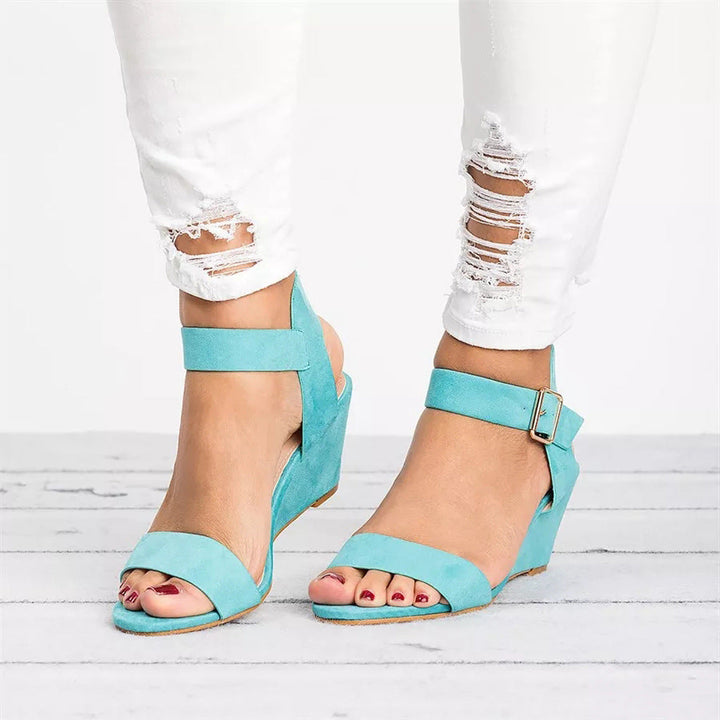 Casual women's wedge sandals with an adjustable ankle strap, ideal summer footwear