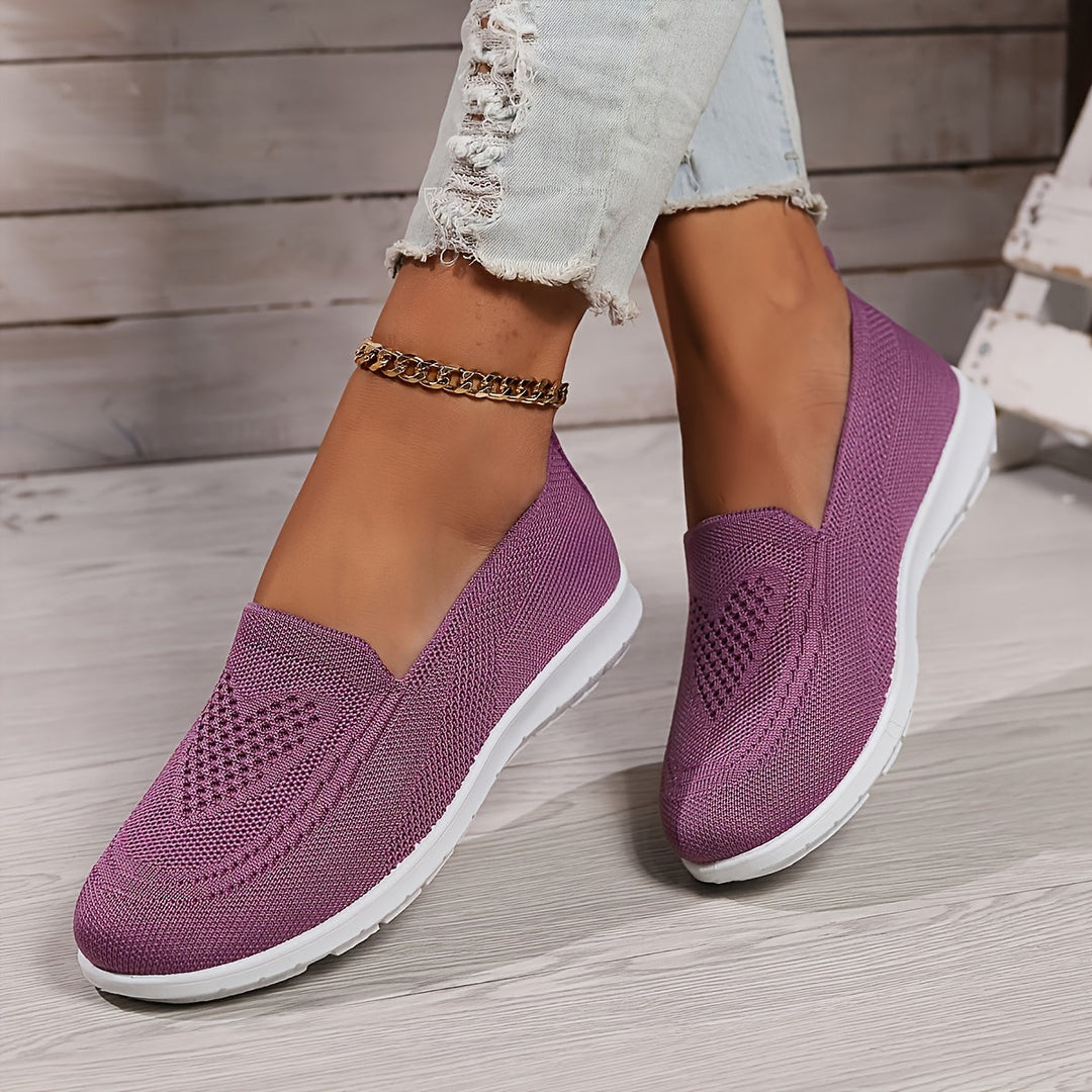 Breathable women's slip-on shoes, lightweight and comfortable for spring, summer, and casual walking.