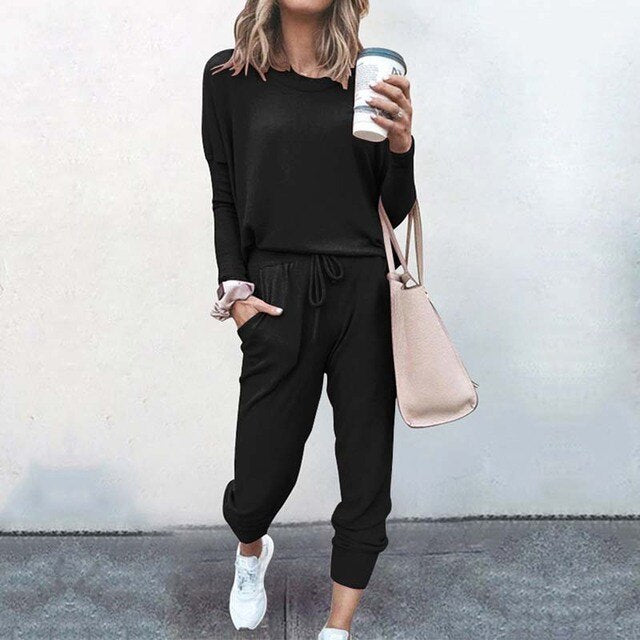 Stylish women's matching jogger set, two-piece casual wear perfect for ultimate comfort