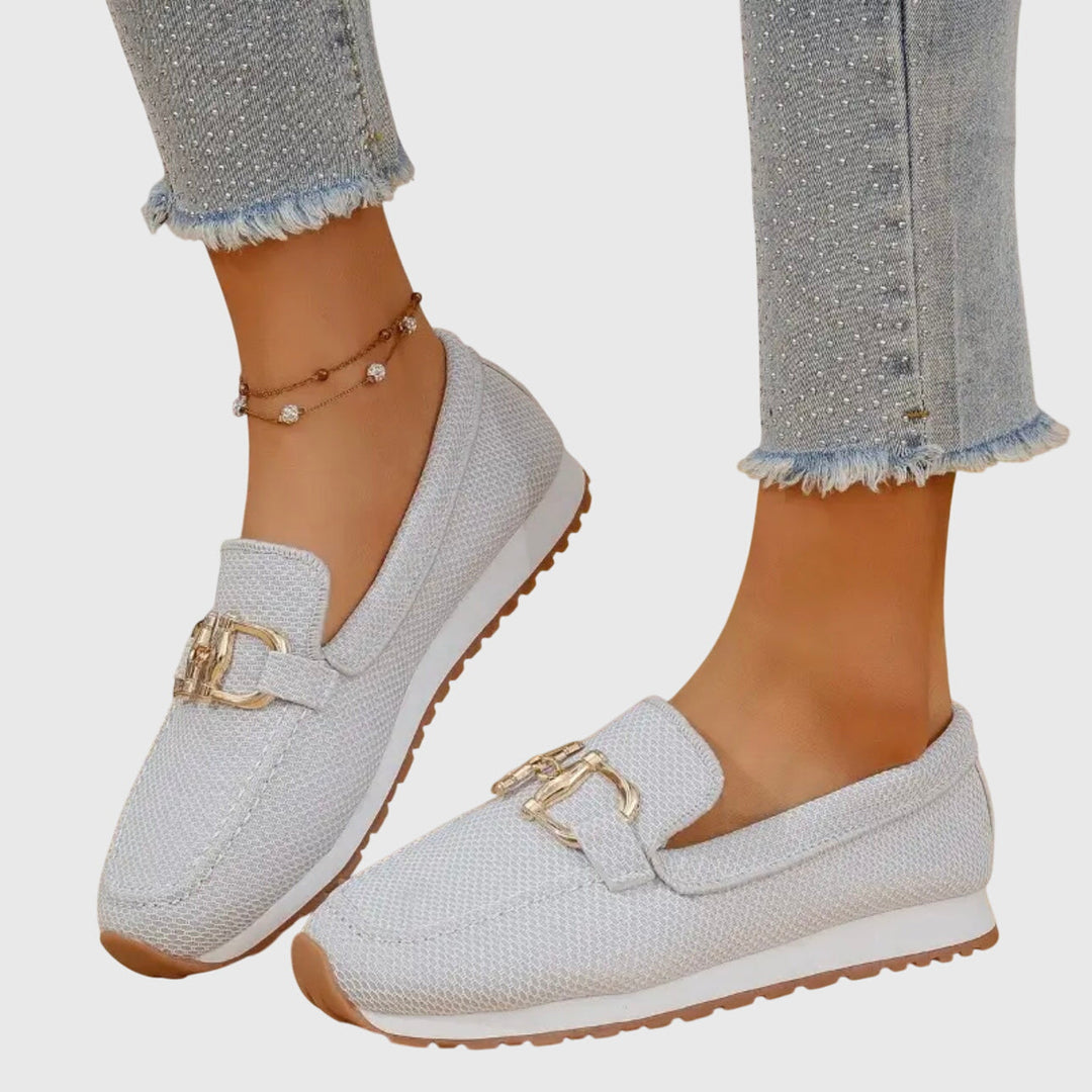 Fashionable women's loafers, an essential slip-on casual shoe for spring and summer
