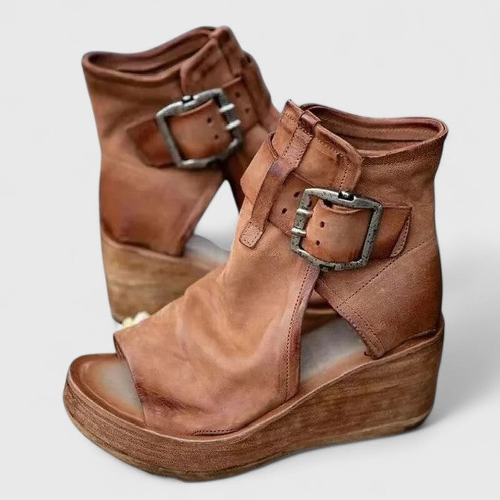 Women's casual slip-on loafers with wedge support, perfect for spring/summer fashion.