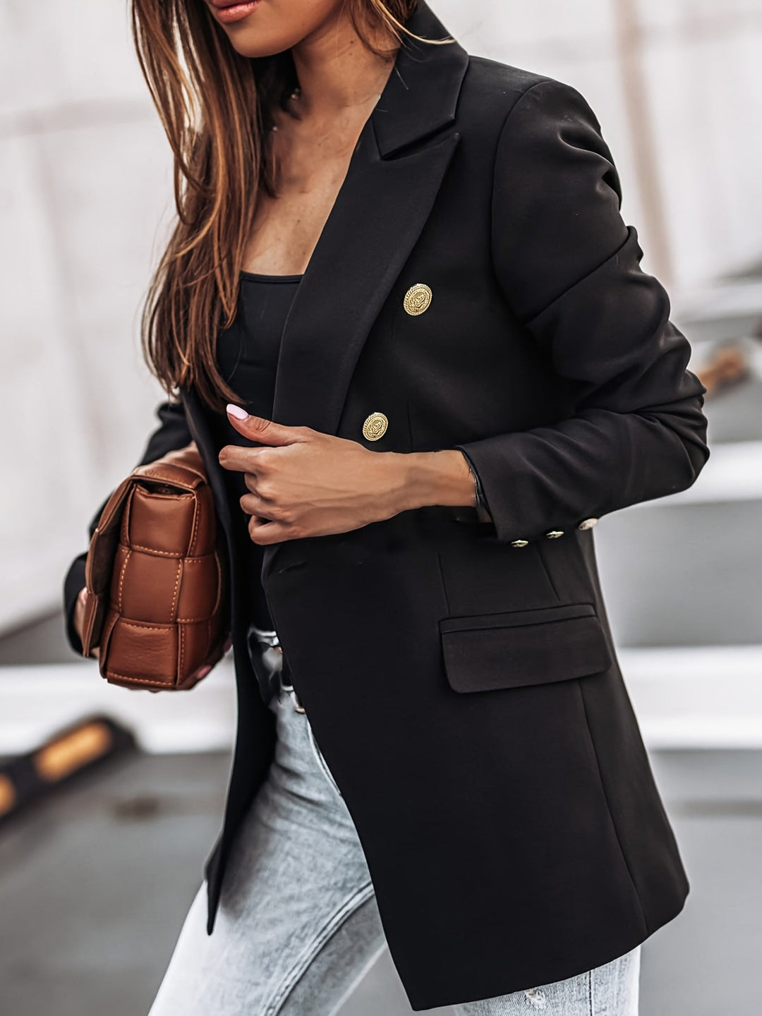 Women's casual workwear button blazer jacket in a sophisticated tailored fit, perfect for office wear.