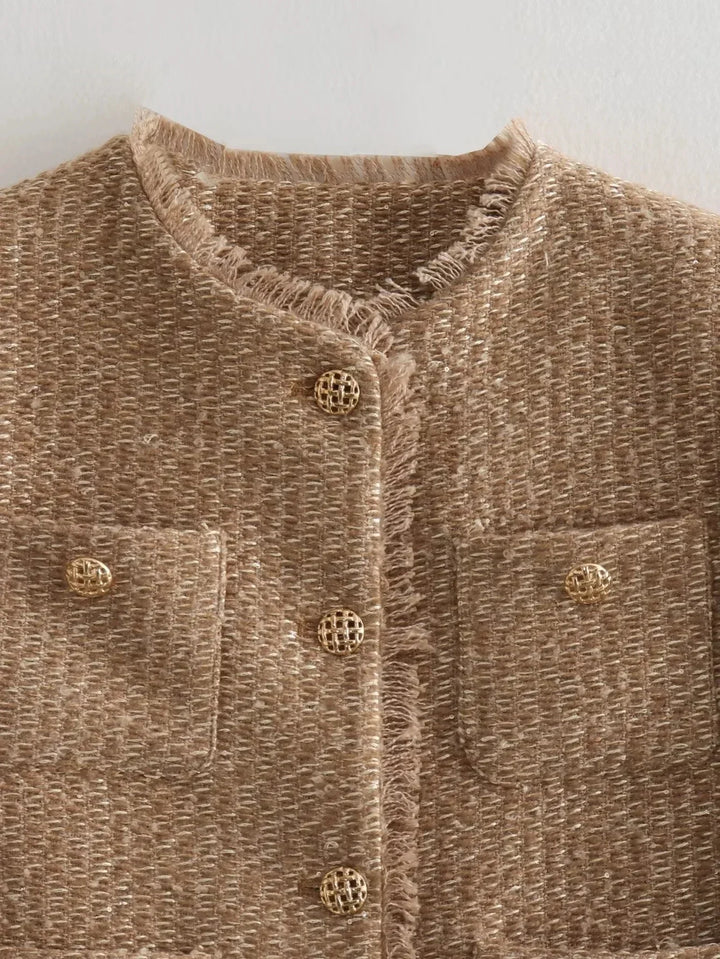 Elegant women's tweed jacket with button-down front, versatile outerwear