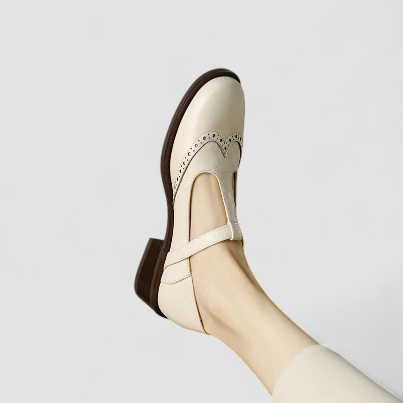Comfortable women's classic mary jane flats in black with adjustable buckle strap, rounded toe