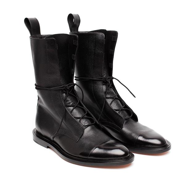Fashionable women's black lace-up ankle boots, a classic and durable choice for winter and daily wear.