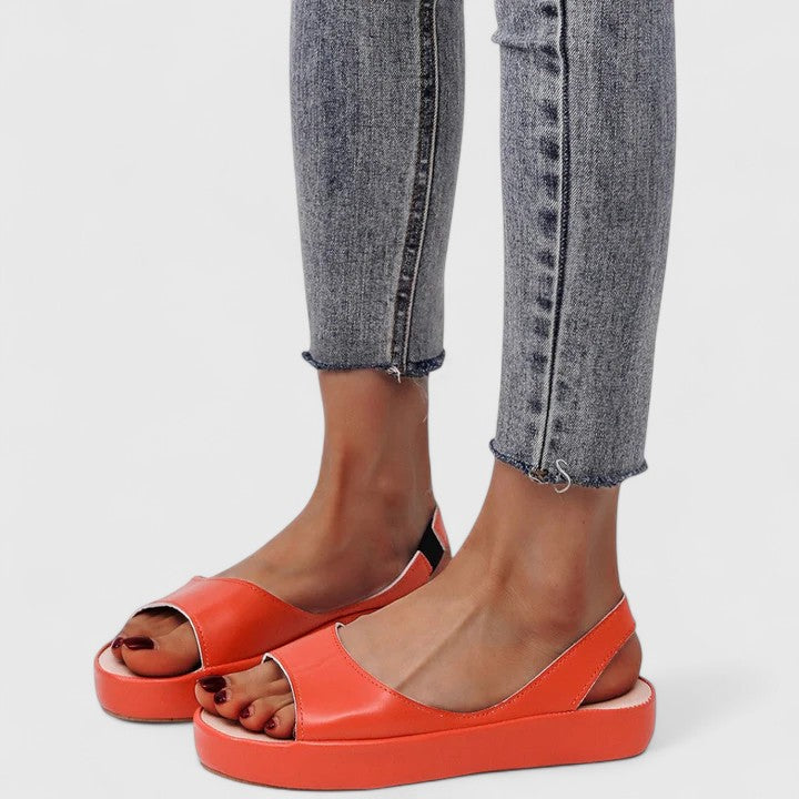 Women's everyday comfort sandals with excellent arch support, perfect for active lifestyles.