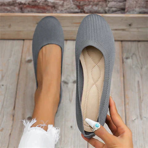 Comfortable women's ballet flats in a classic navy, great for spring wear