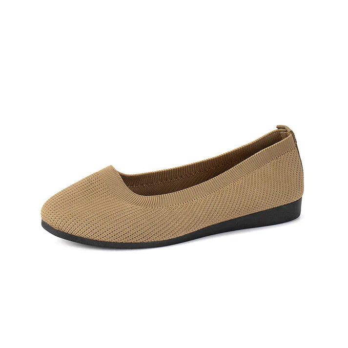 Lightweight travel ballet flats for women, comfortable & easy to pack for any trip.